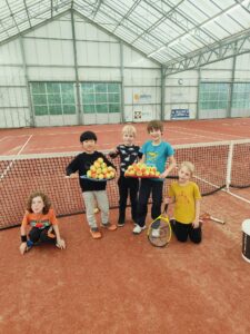 Jeugd tennislessen voor kinderen in Delft, Den Haag en Rotterdam
